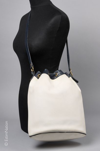 LONGCHAMP VINTAGE
Bucket bag in white composite...