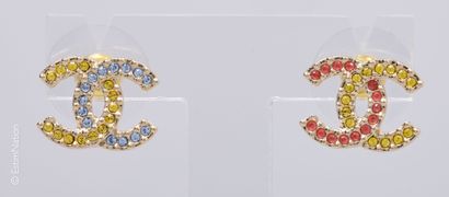 CHANEL (2023)
PAIRE DE CLOUS D'OREILLES CC...
