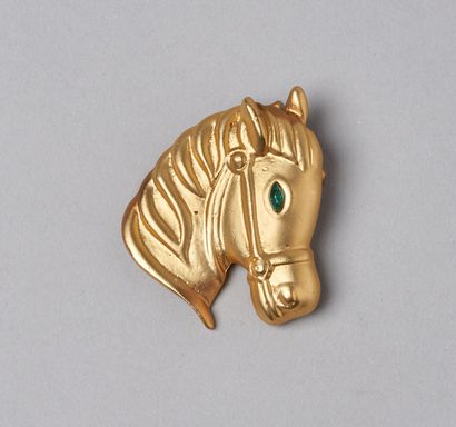Lacquered gold metal lapel clip decorated...