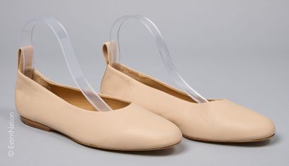 JIL SANDER
PAIRE DE BALLERINES en peau mat...