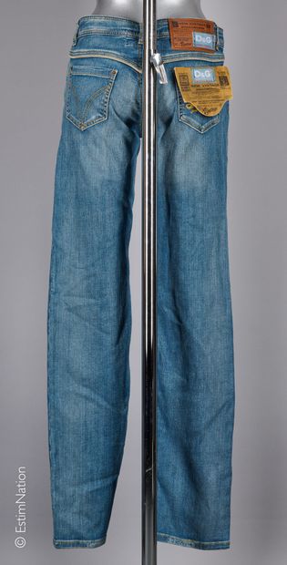 D&G DOLCE & GABBANA
lovely regular low rise...