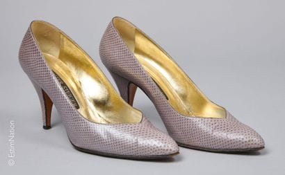 WALTER STEIGER
PAIRE D'ESCARPINS en lézard...