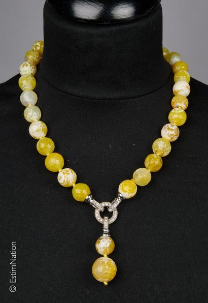 COLLIER AGATES
Collier composé d'agates jaunes...