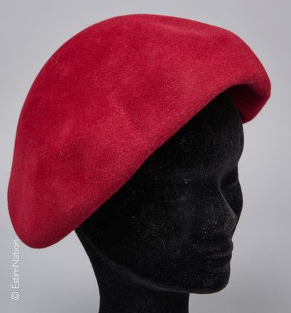 MARIE MERCIE, ANONYME
BERET in burgundy felt,...