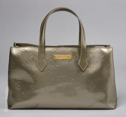 LOUIS VUITTON (2010)
BAG 