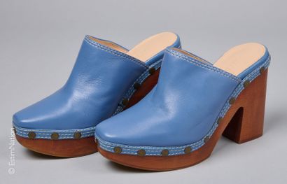 JACQUEMUS
PAIRE DE SABOTS en cuir lavande,...