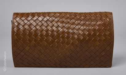 CHARLES JOURDAN VINTAGE
POCHETTE en agneau...