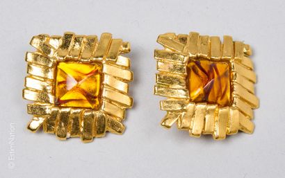 YVES SAINT LAURENT VINTAGE
PAIRE DE CLIPS...