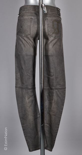 GALLIANO
Grey curve used denim jeans (W ...