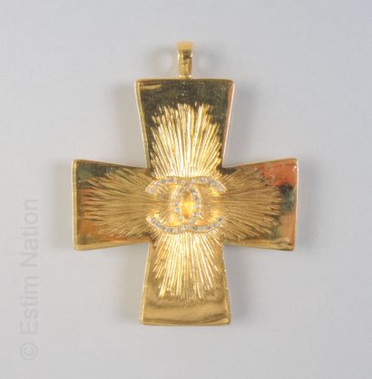 CHANEL (2021/2022)
IMPORTANT PENDENTIF croix...