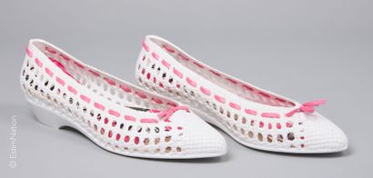 KENZO
PAIRE DE BALLERINES en plastique à...