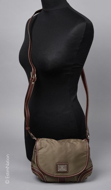 LANCEL
PETIT SAC en nylon bronze et cuir...
