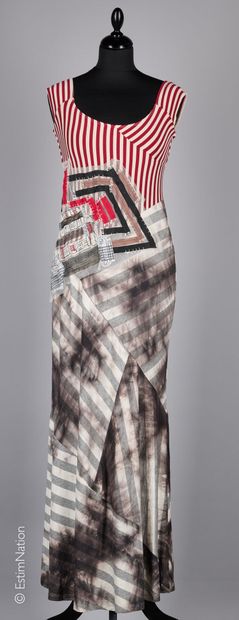 SAVE THE QUEEN
TROIS ROBES en jersey viscose...