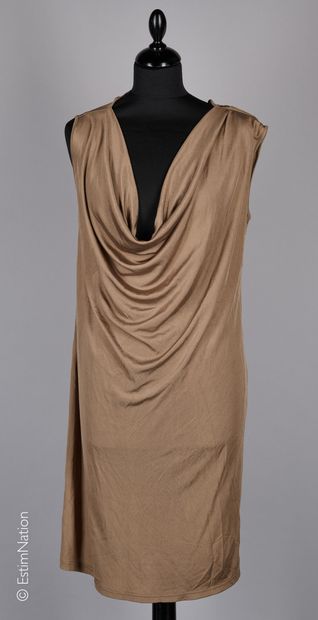 PAROSH
DEUX ROBES : la première oversize...