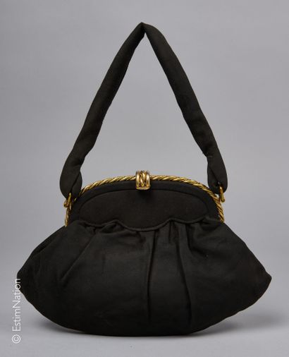 ANONYME CIRCA 1950
PETIT SAC du soir en renne...