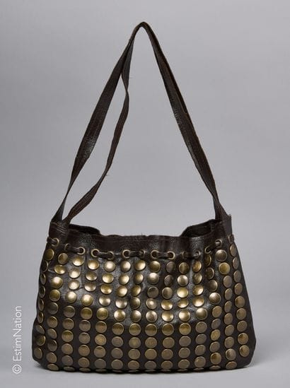 ANONYME
SMALL BAG in chocolate leather riveted...