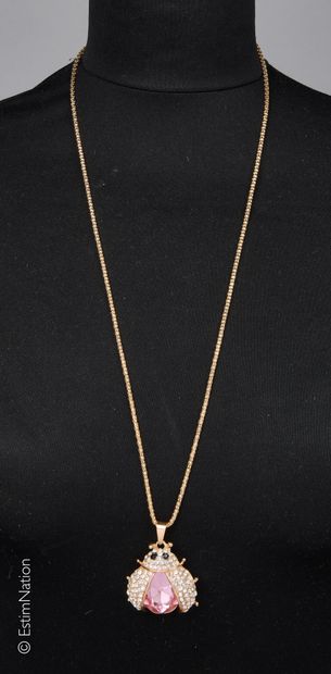 COLLIER . DANS UN ECRIN 
Sautoir en métal...