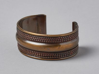 BRACELET jonc ouvert en cuivre patiné
Largeur...