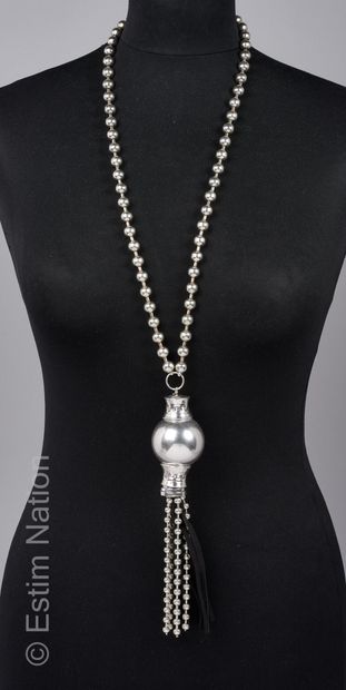 COLLIER VINTAGE EIGHTIES
NECKLACE composed...