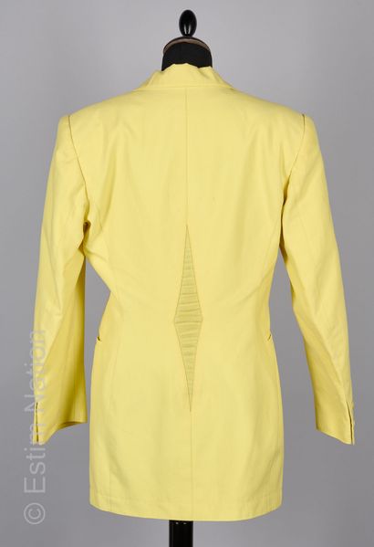 MONTANA CIRCA 1990
VESTE en coton jaune,...