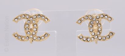 CHANEL (AUTOMNE HIVER 2022)
PAIRE DE CLIPS...