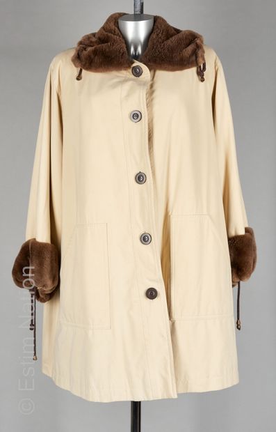YVES SAINT LAURENT FOURRURES
PELISSE en toile...