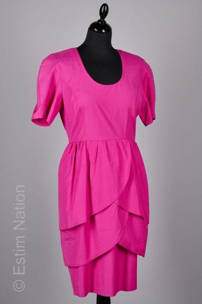 GUY LAROCHE VINTAGE
ROBE en lin vert pomme...