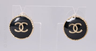 CHANEL (AUTOMNE HIVER 2020)
PAIRE DE CLOUS...