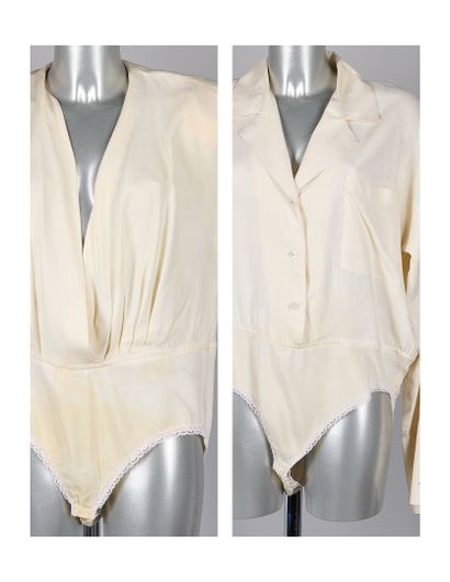 DKNY
DEUX CORSAGES bodys en soie : le premier...