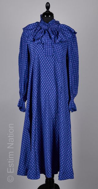 MARIE MARTINE CIRCA 1970
ROBE en soie violette...