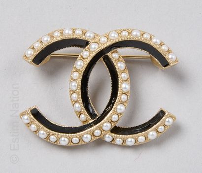 CHANEL (COLLECTION AUTOMNE HIVER 2019)
BROCHE...