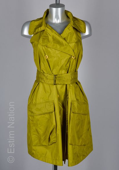 CORA KEMPERMAN
ENSEMBLE comprenant une robe...