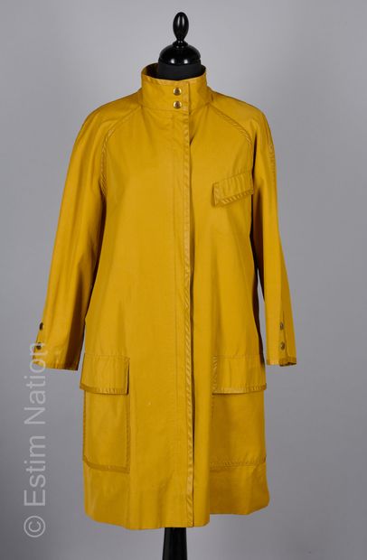 HERMES PARIS BOUTIQUE SPORT CIRCA 1975/80
PARDESSUS...