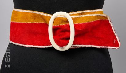 YVES SAINT LAURENT VINTAGE
LARGE CEINTURE...