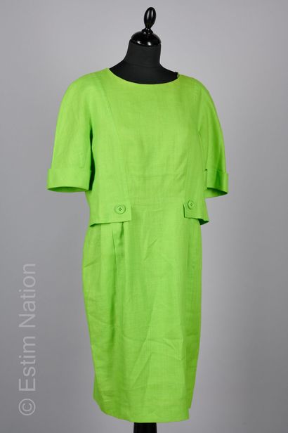 GUY LAROCHE VINTAGE
ROBE en lin vert pomme...