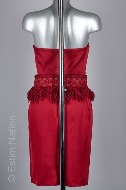YVES SAINT LAURENT PAR STEFANO PILATI (2008)
ROBE...