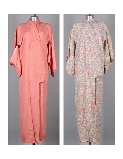 ANONYME CIRCA 1950
KIMONO en soie imprimé...