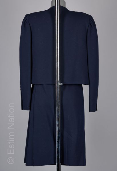 JEANNETTE CIRCA 1980
ENSEMBLE en laine marine...