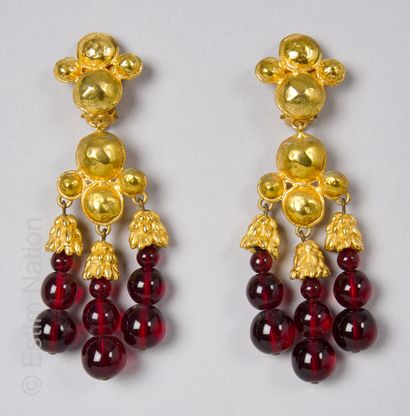 VAN DER STRAETEN
PAIRE DE PENDANTS D'OREILLES...
