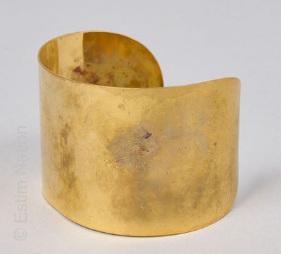 Bracelet manchette ouvert en métal cuivré....