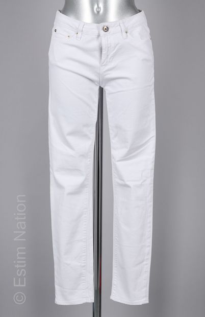 LOVE MOSCHINO
JEAN slim en denim blanc brodé...