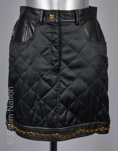 MOSCHINO JEANS
JUPE en simili cuir et satin...