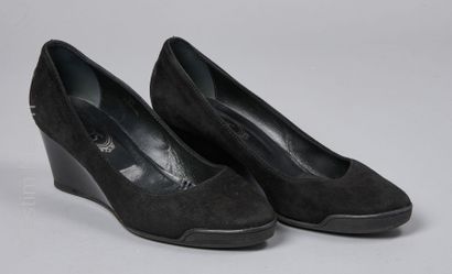 TOD'S
PAIRE DE BALLERINES compensées en veau...