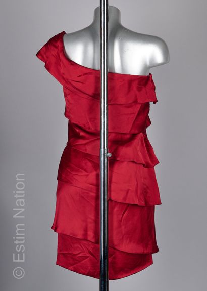 LORIS AZZARO VINTAGE
ROBE à emmanchure asymétrique...