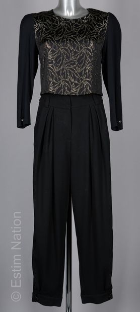 SONIA RYKIEL
CORSAGE en crêpe noire, rehaussée...