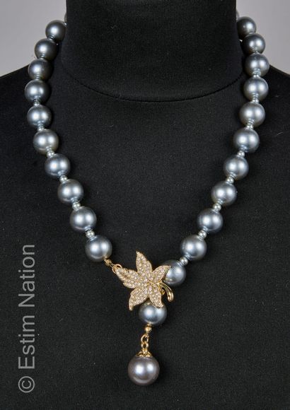 COLLIER CRAVATE
Collier composé de grosses...