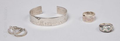 KENZO, METAL POINTU'S, ANONYME
JONC en argent...
