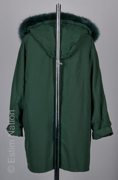 FOURRURES JEAN LOUIS SCHERRER
MANTEAU en...