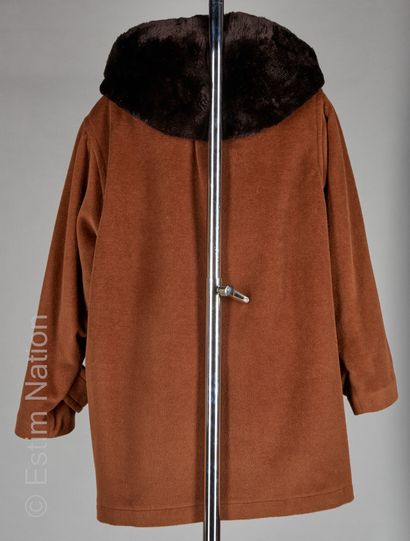 YVES SAINT LAURENT FOURRURES (MANQUE GRIFFE)
PELISSE...