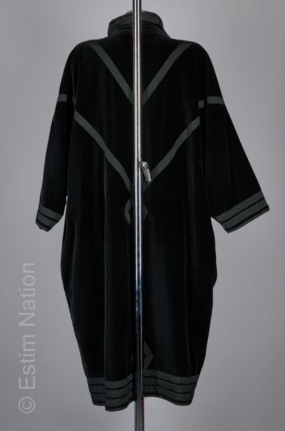 ANONYME
MANTEAU 